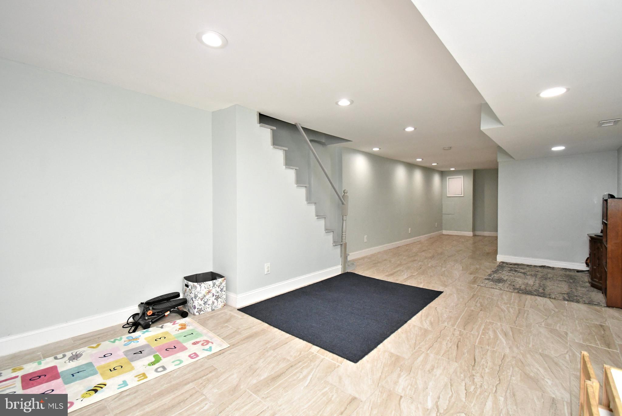 1325 N REDFIELD STREET