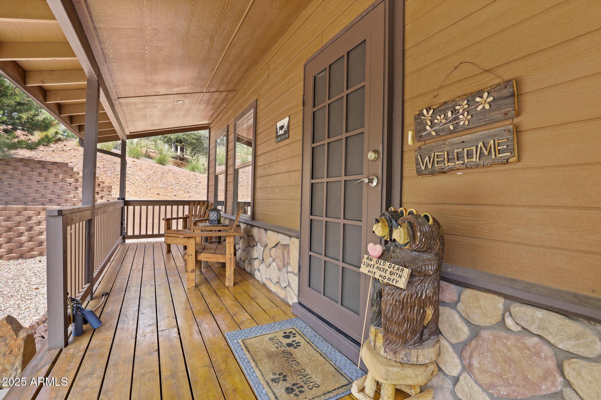 4275 N Strawberry Hollow