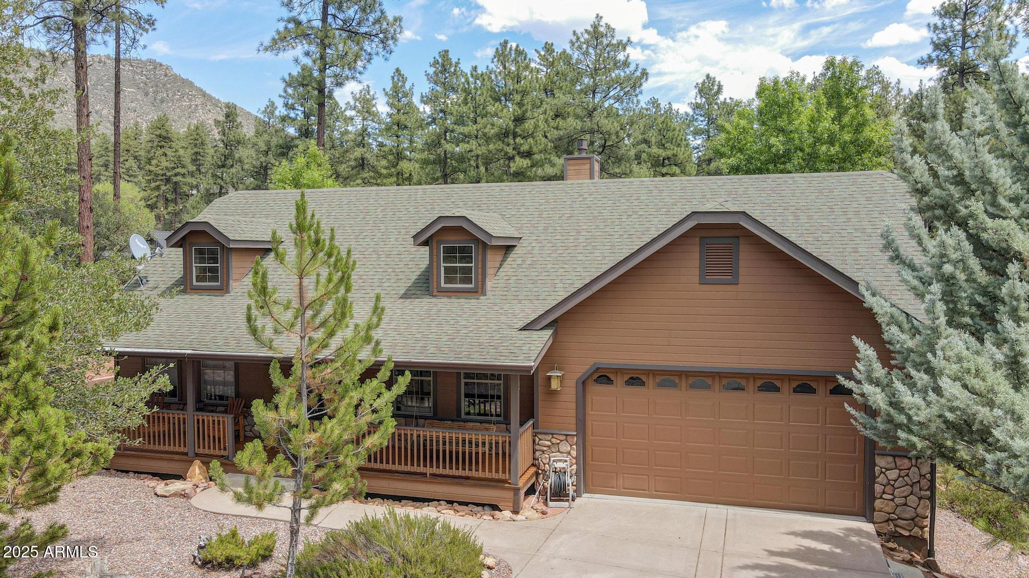 4275 N Strawberry Hollow