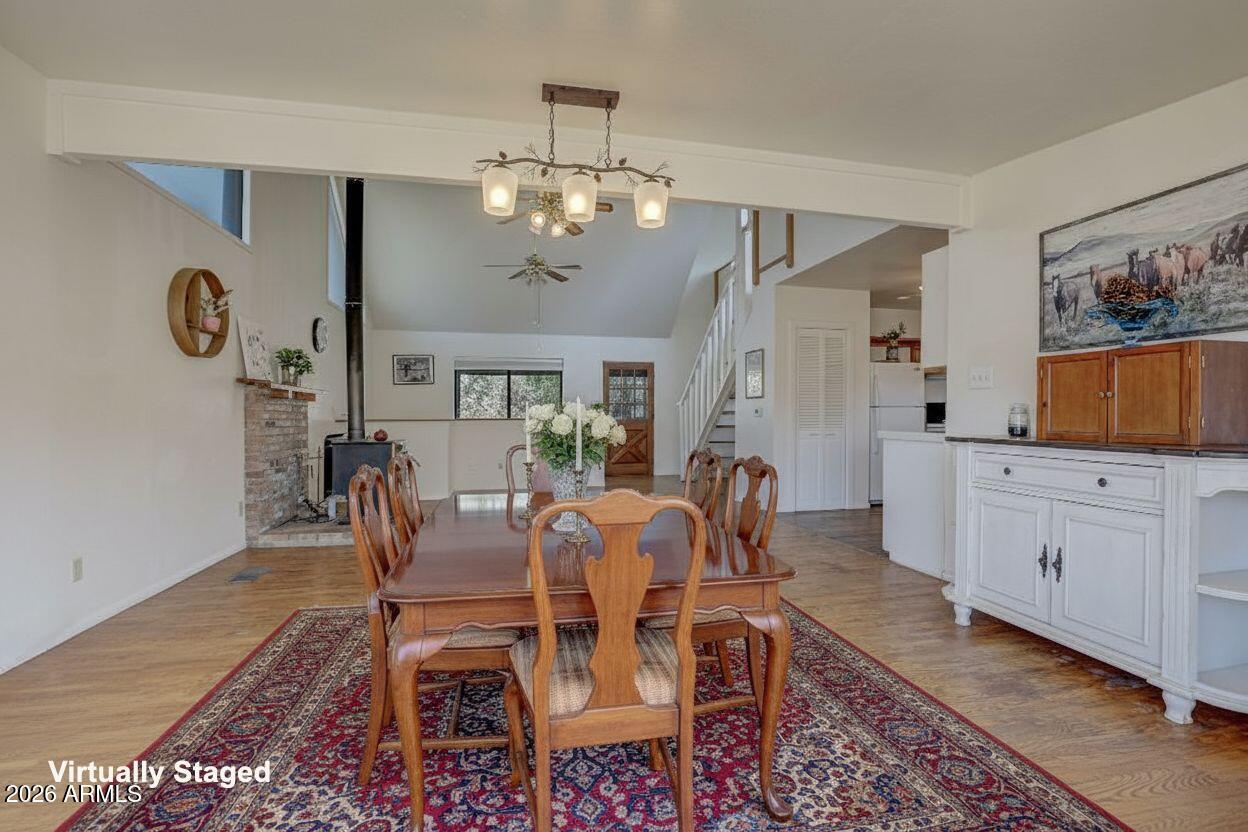 1033 W Bridle Path Lane