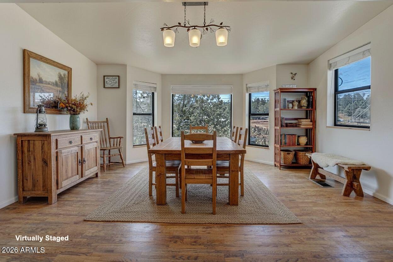 1033 W Bridle Path Lane