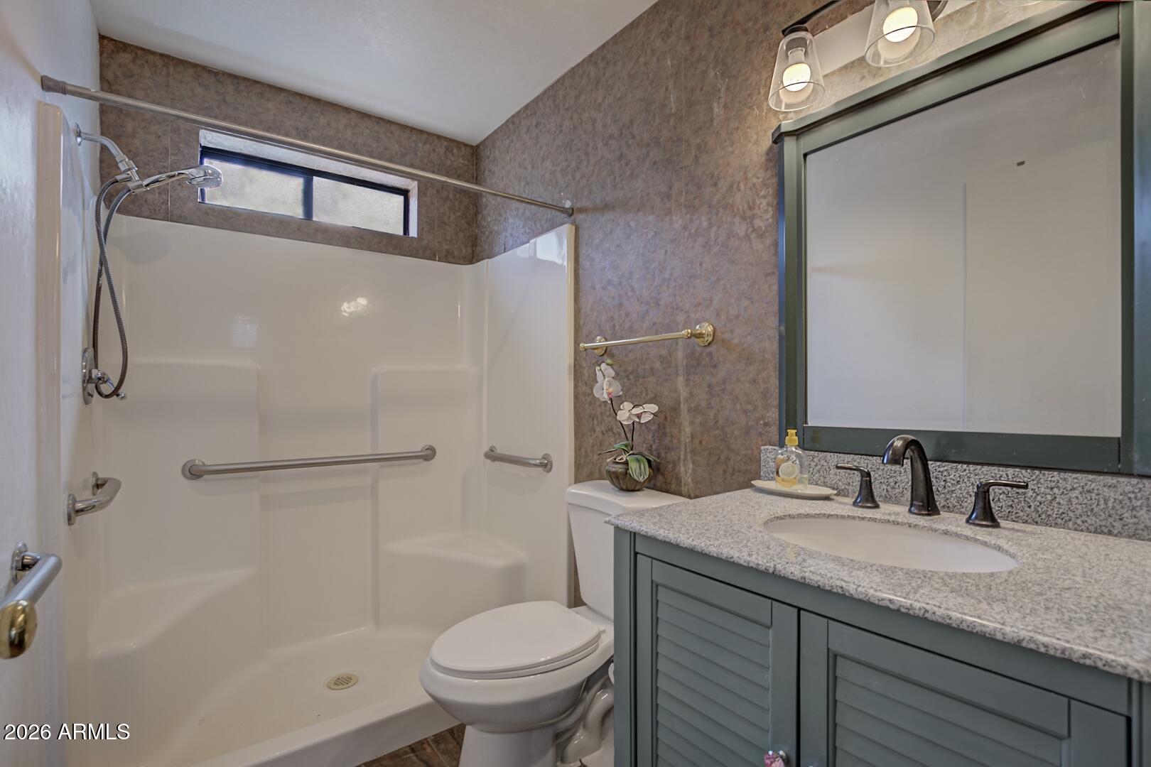 1033 W Bridle Path Lane