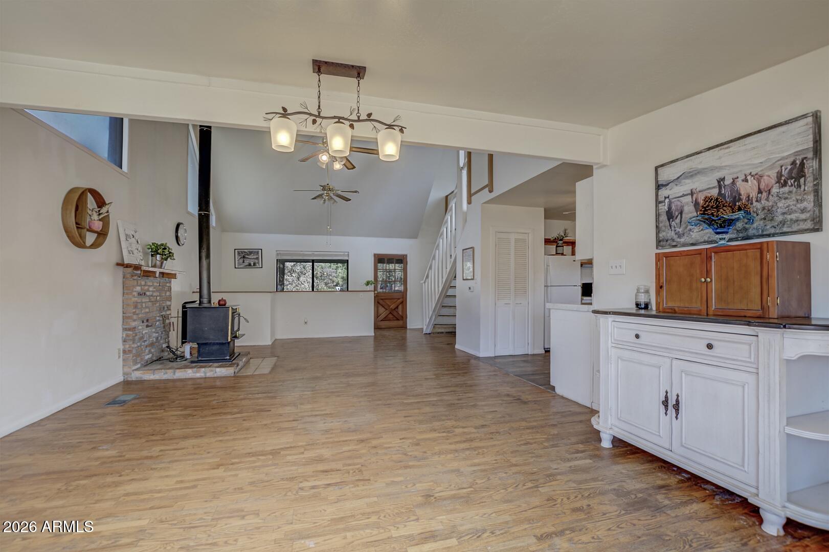 1033 W Bridle Path Lane