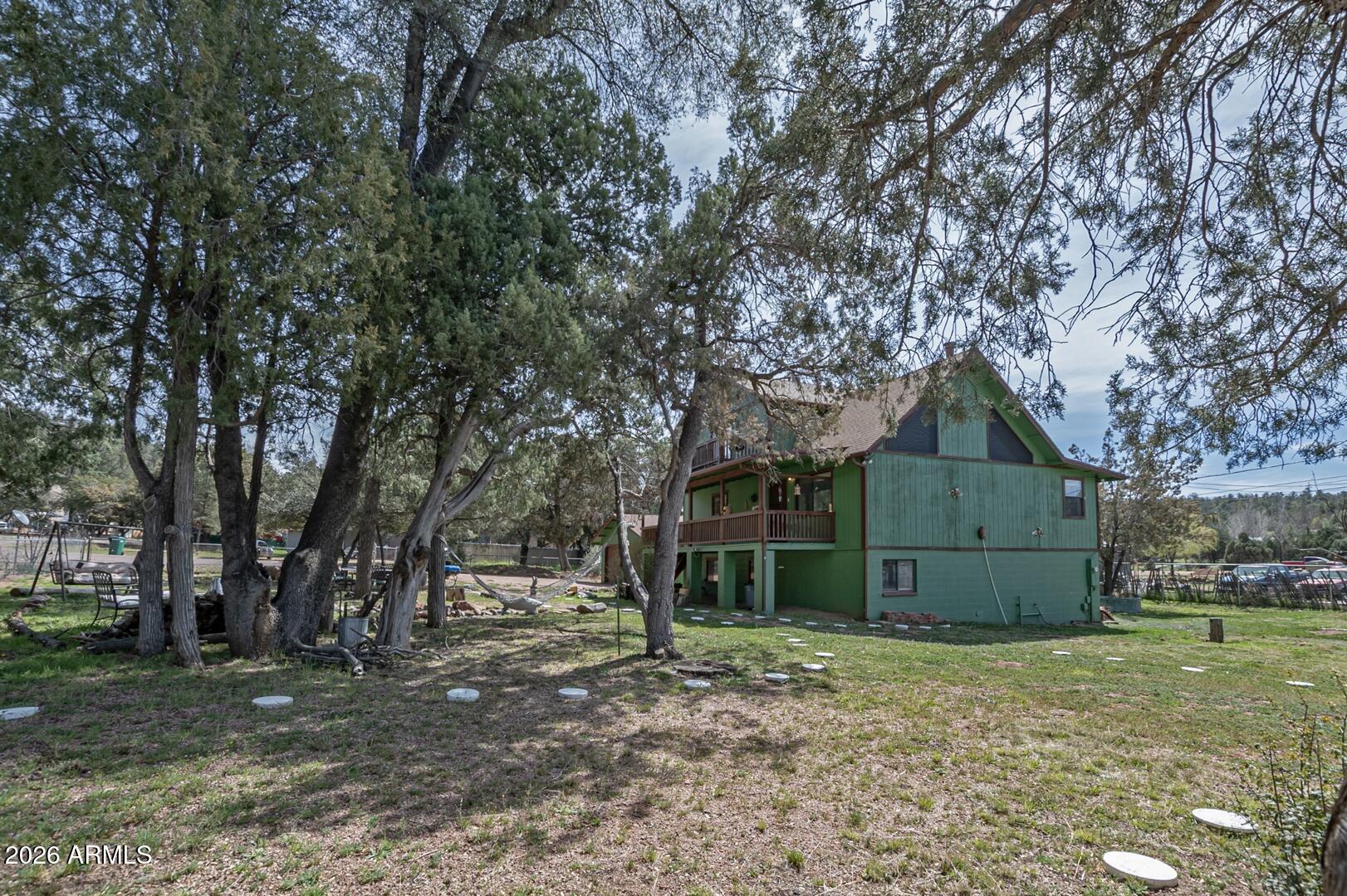 1033 W Bridle Path Lane