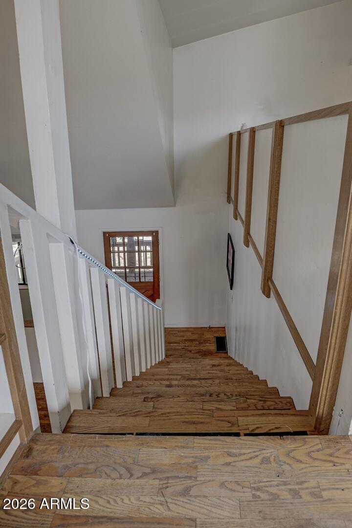 1033 W Bridle Path Lane