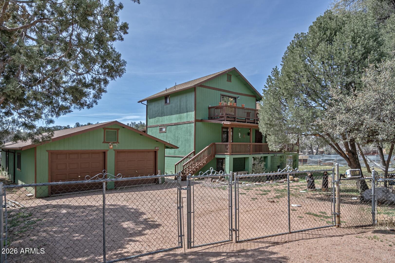 1033 W Bridle Path Lane