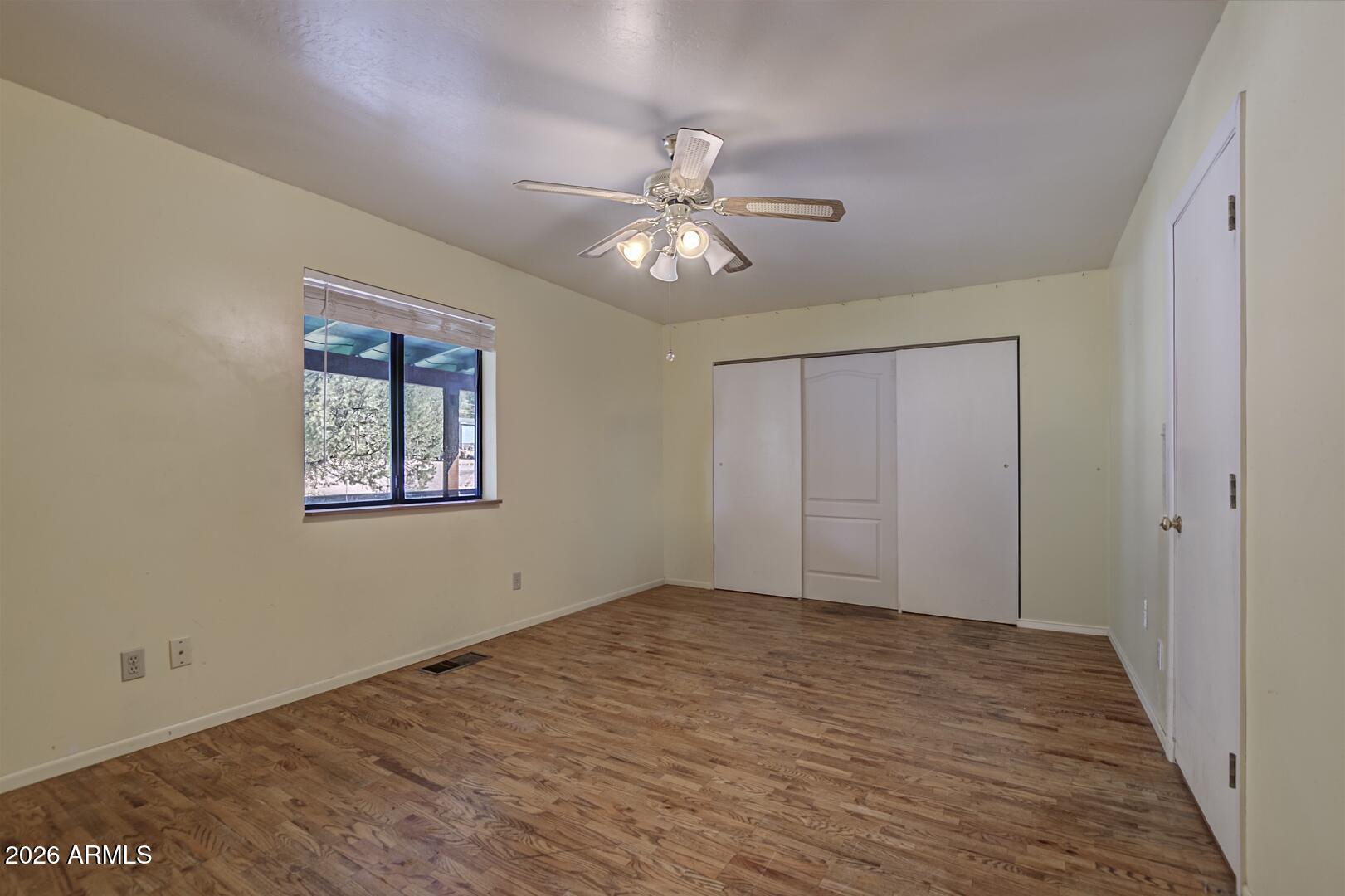 1033 W Bridle Path Lane