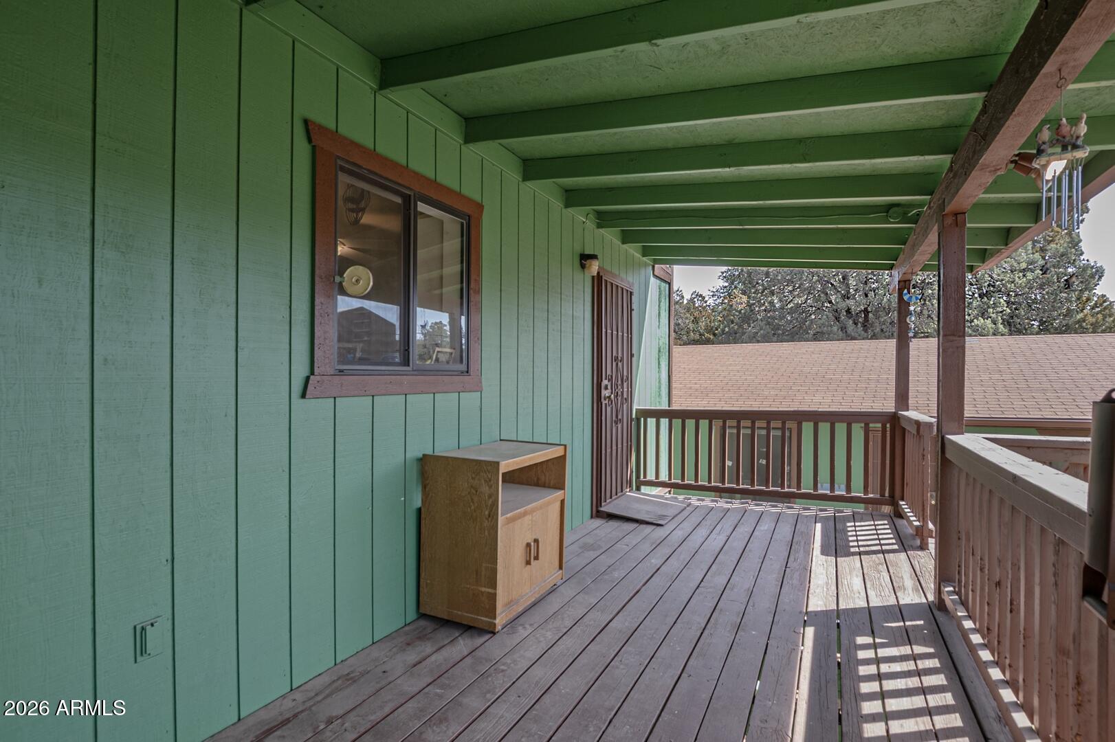 1033 W Bridle Path Lane