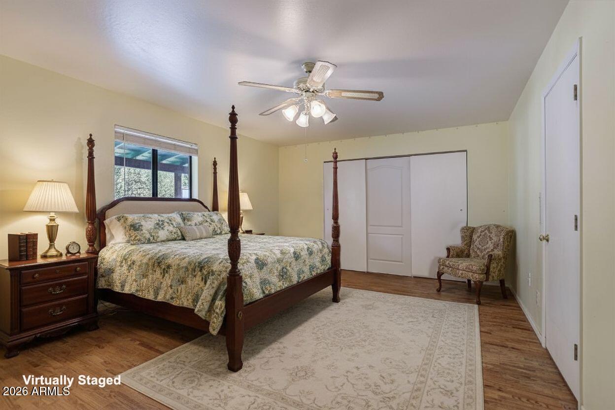 1033 W Bridle Path Lane