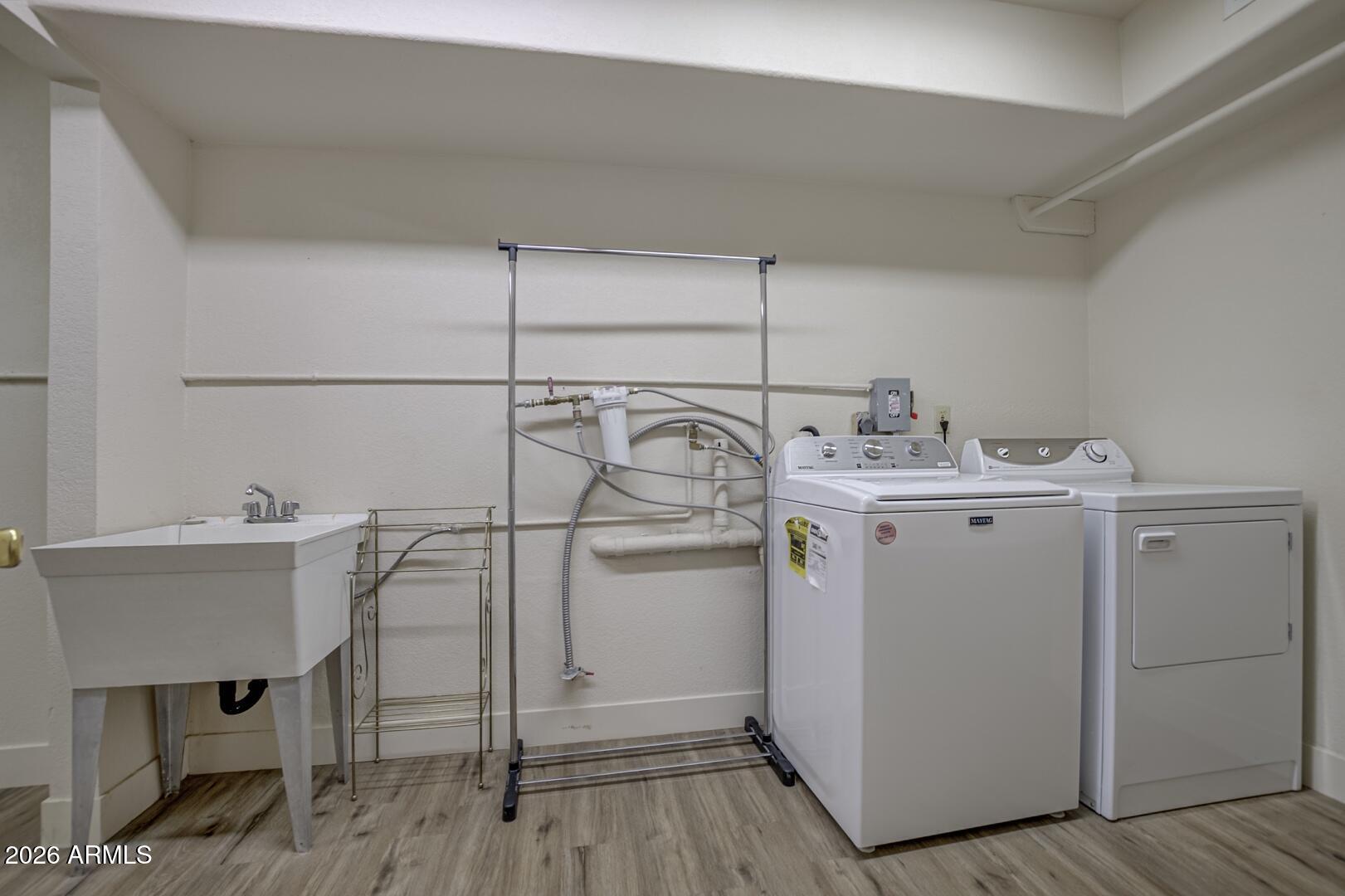 1033 W Bridle Path Lane