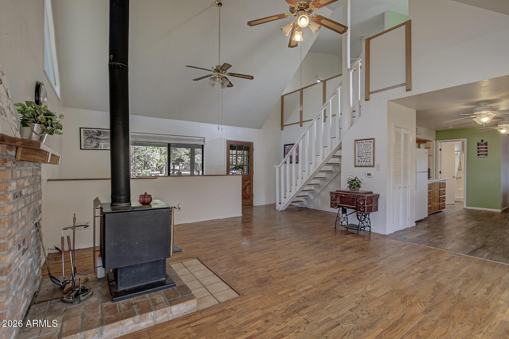 1033 W Bridle Path Lane