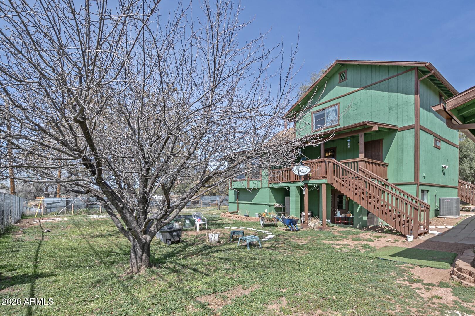 1033 W Bridle Path Lane