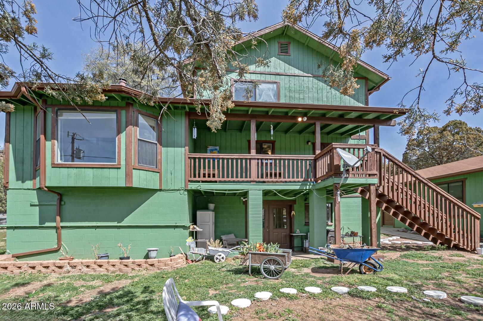 1033 W Bridle Path Lane