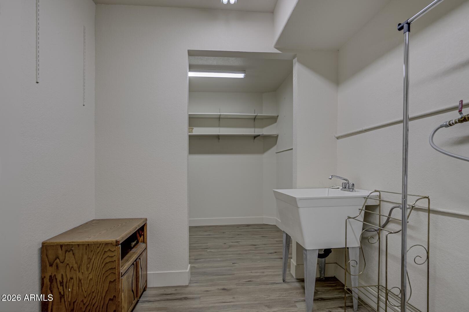 1033 W Bridle Path Lane