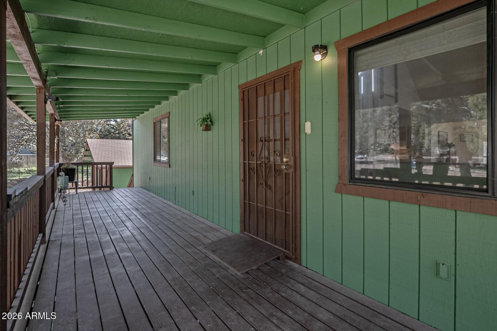 1033 W Bridle Path Lane