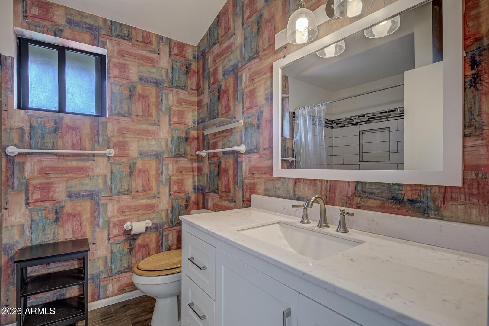 1033 W Bridle Path Lane