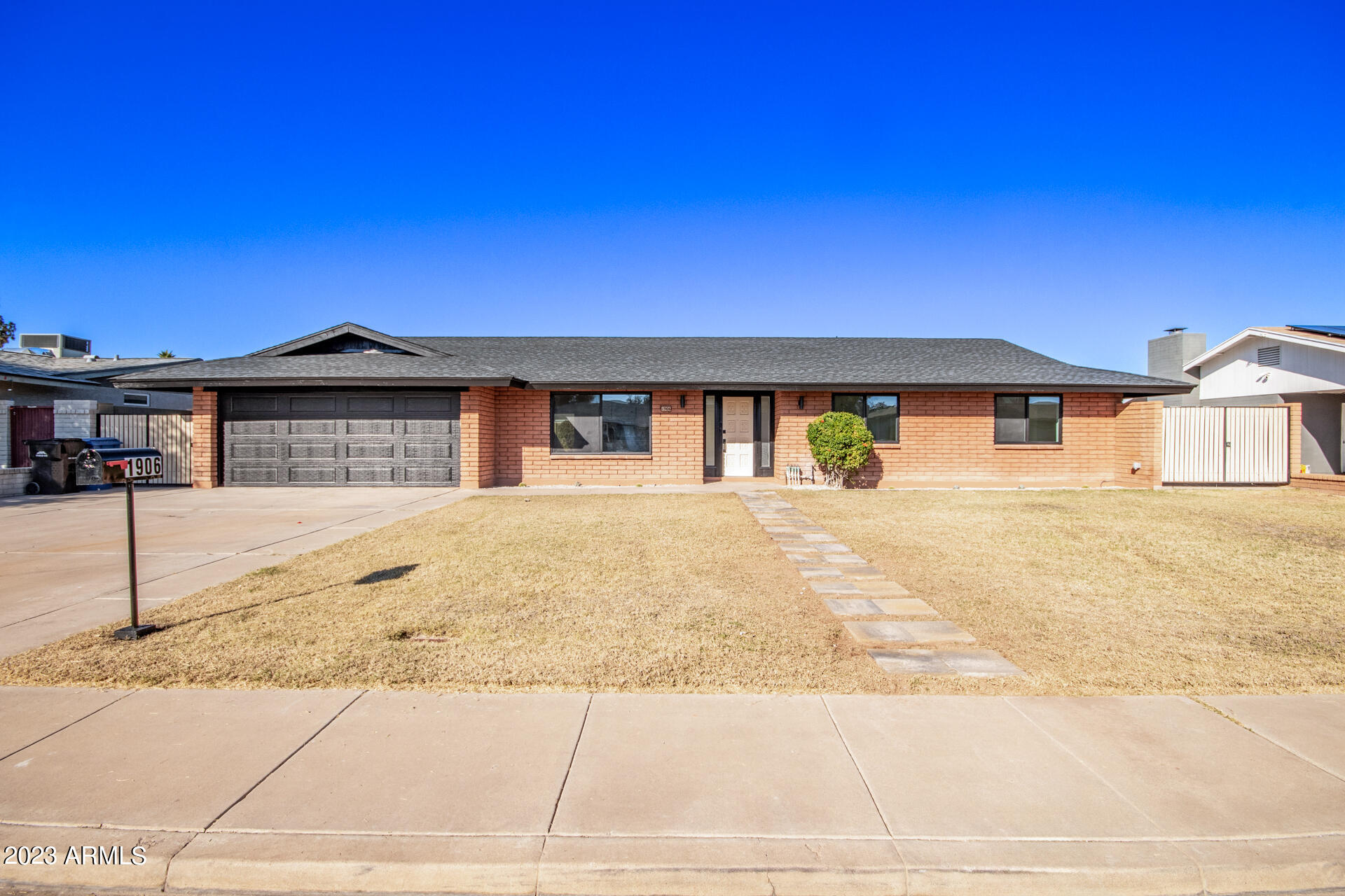 1906 E DOWNING Street