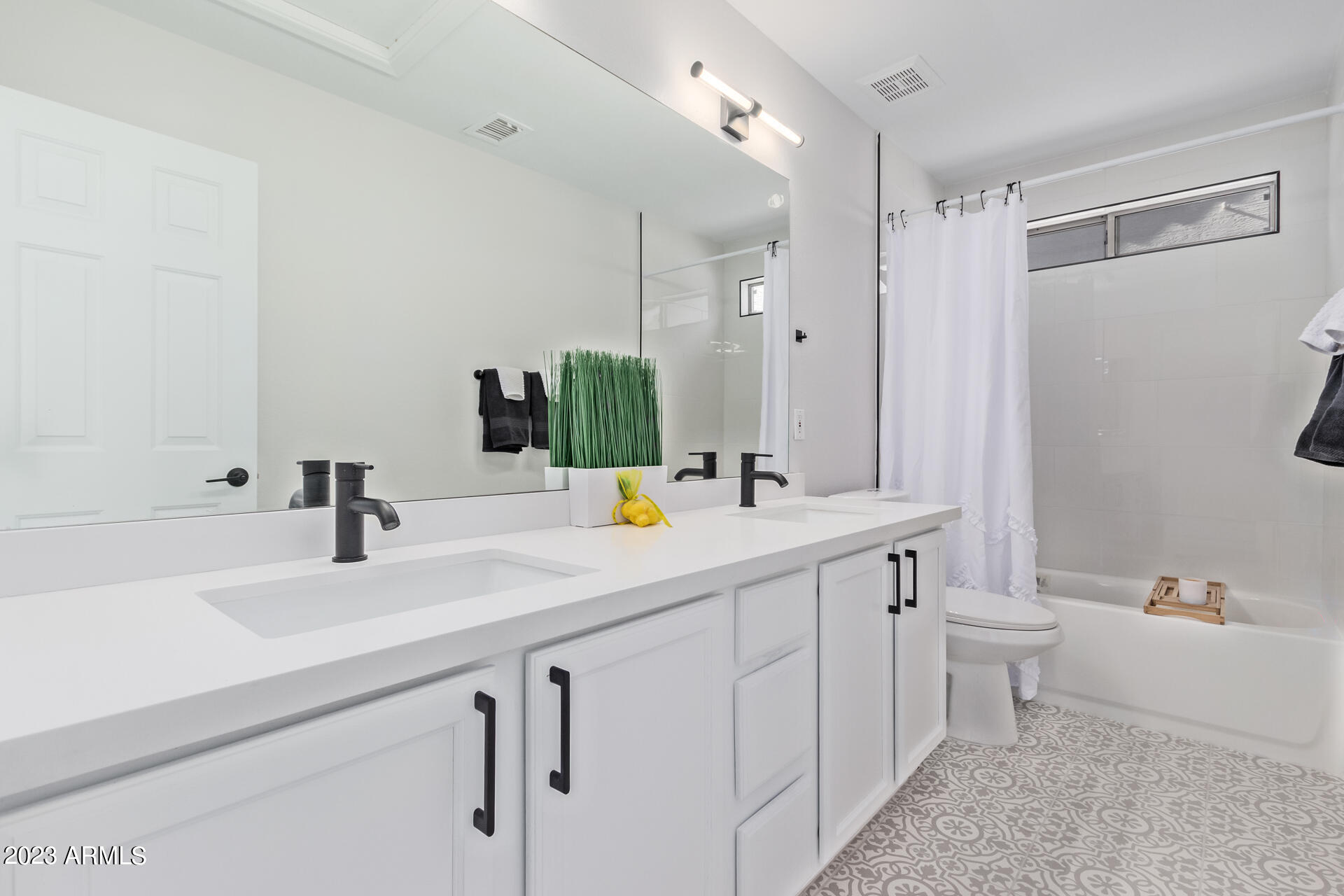 1151 E SHANNON Street