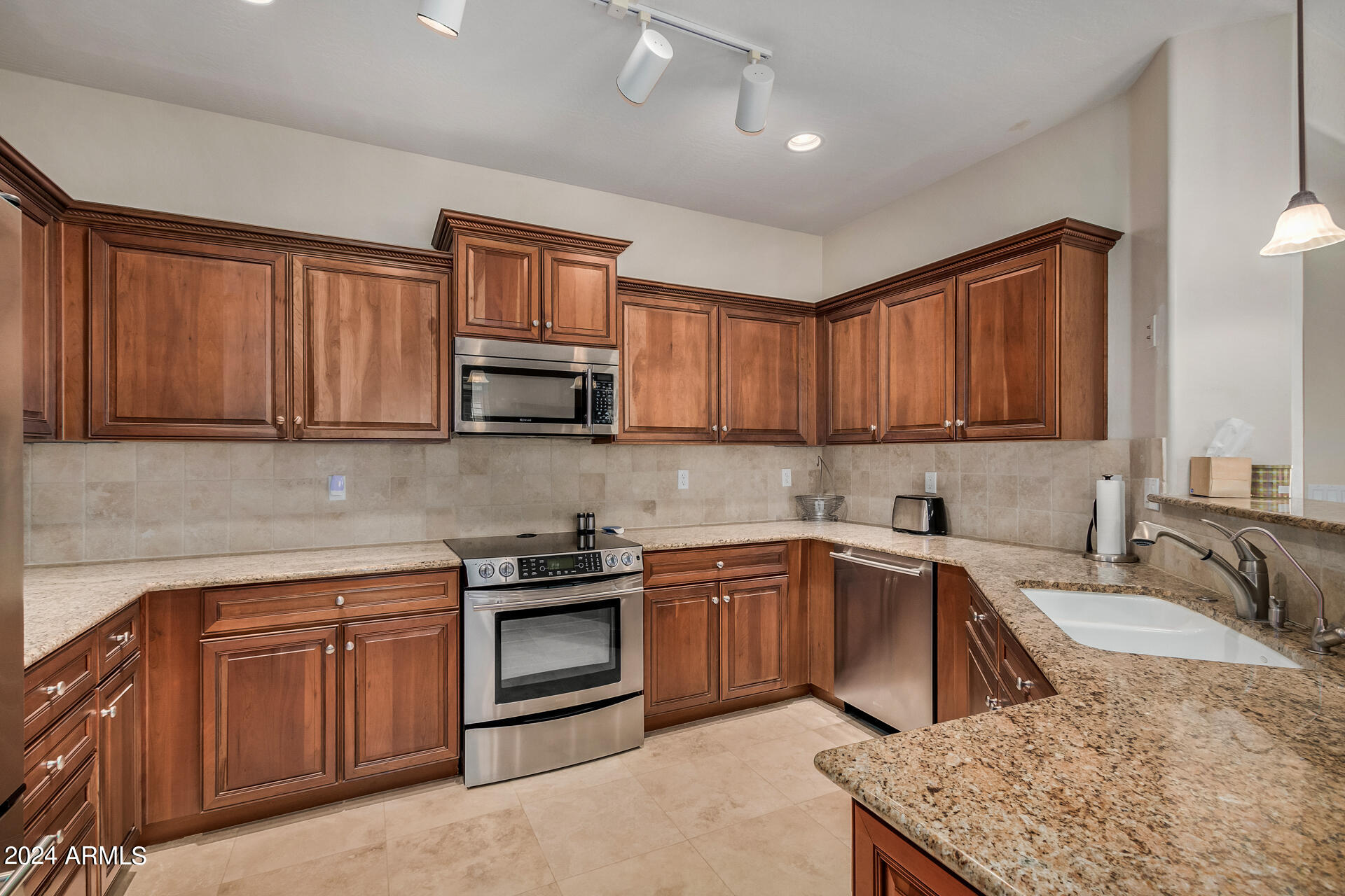 22938 W ARROW Drive
