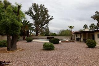 5512 E WINDROSE Drive