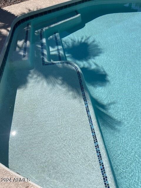 5512 E WINDROSE Drive