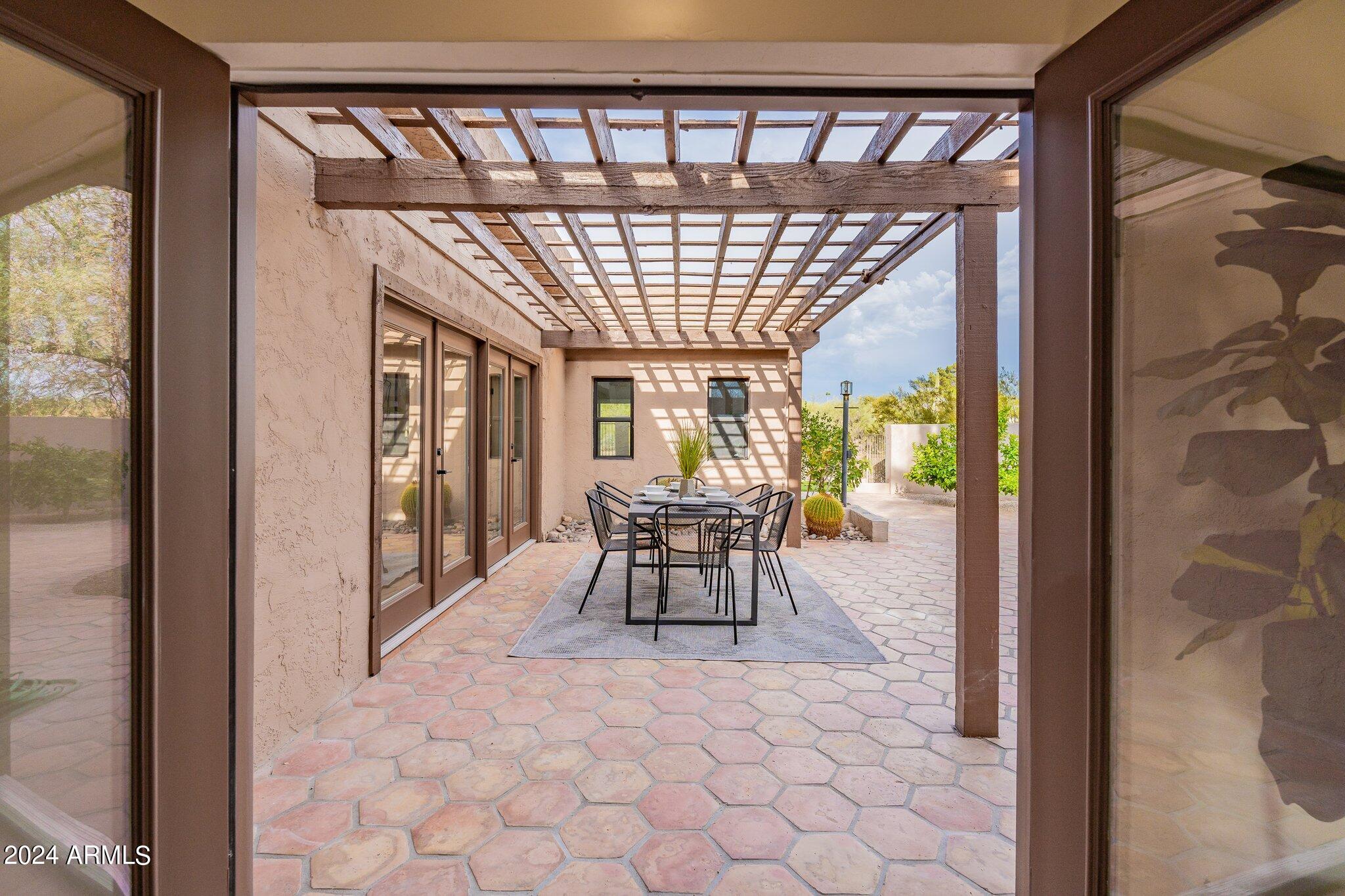 1062 N BOULDER Drive