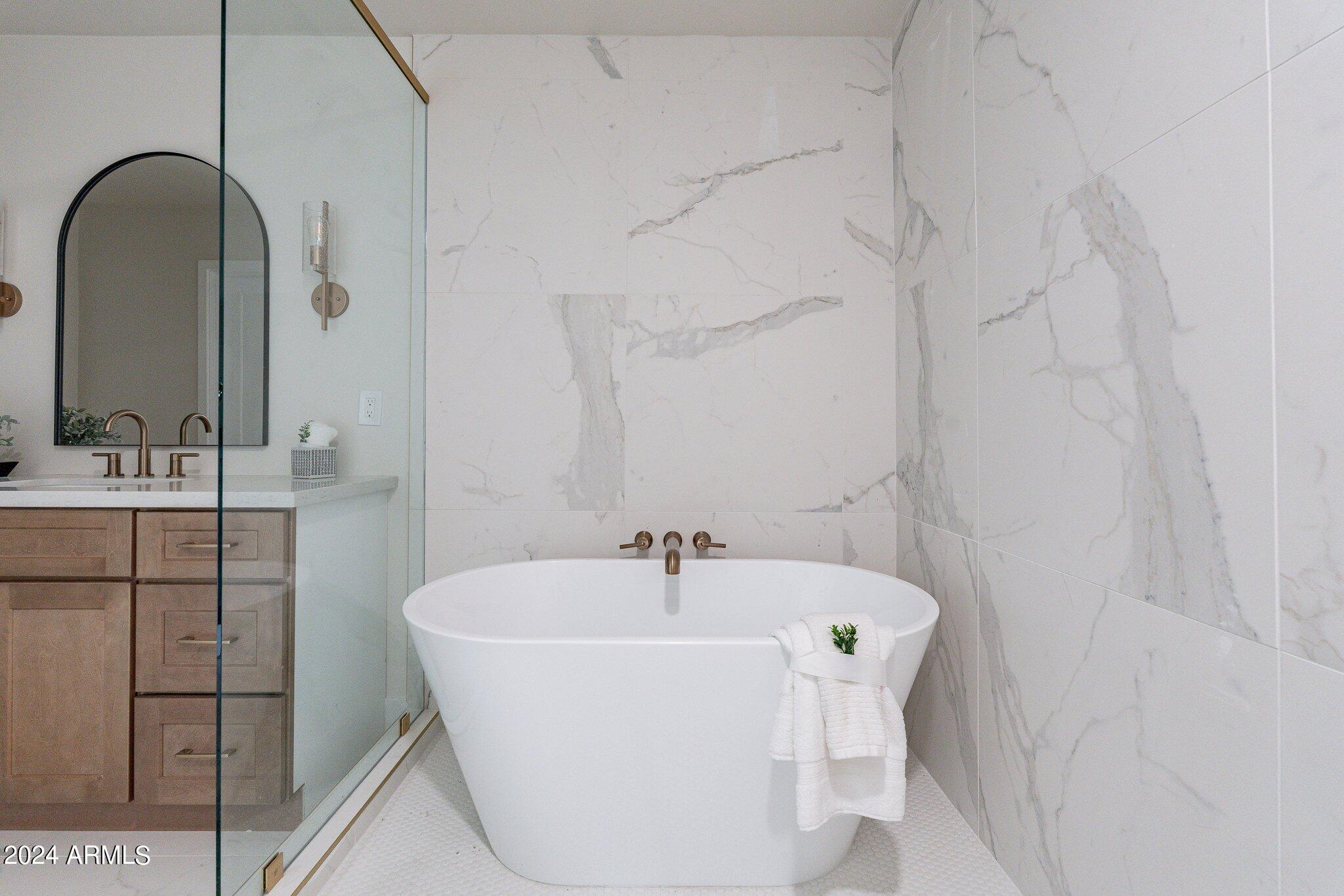 1062 N BOULDER Drive