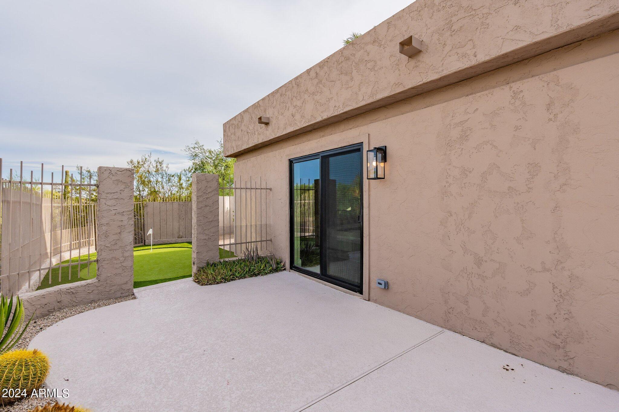 1062 N BOULDER Drive