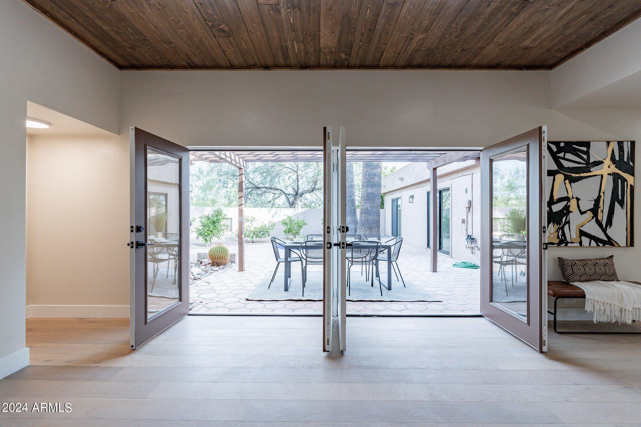 1062 N BOULDER Drive