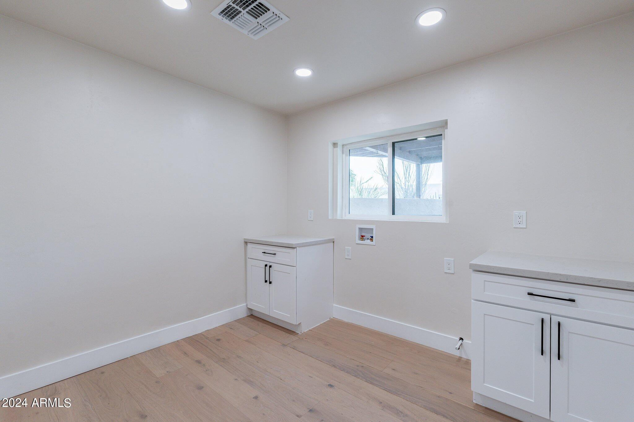 1062 N BOULDER Drive