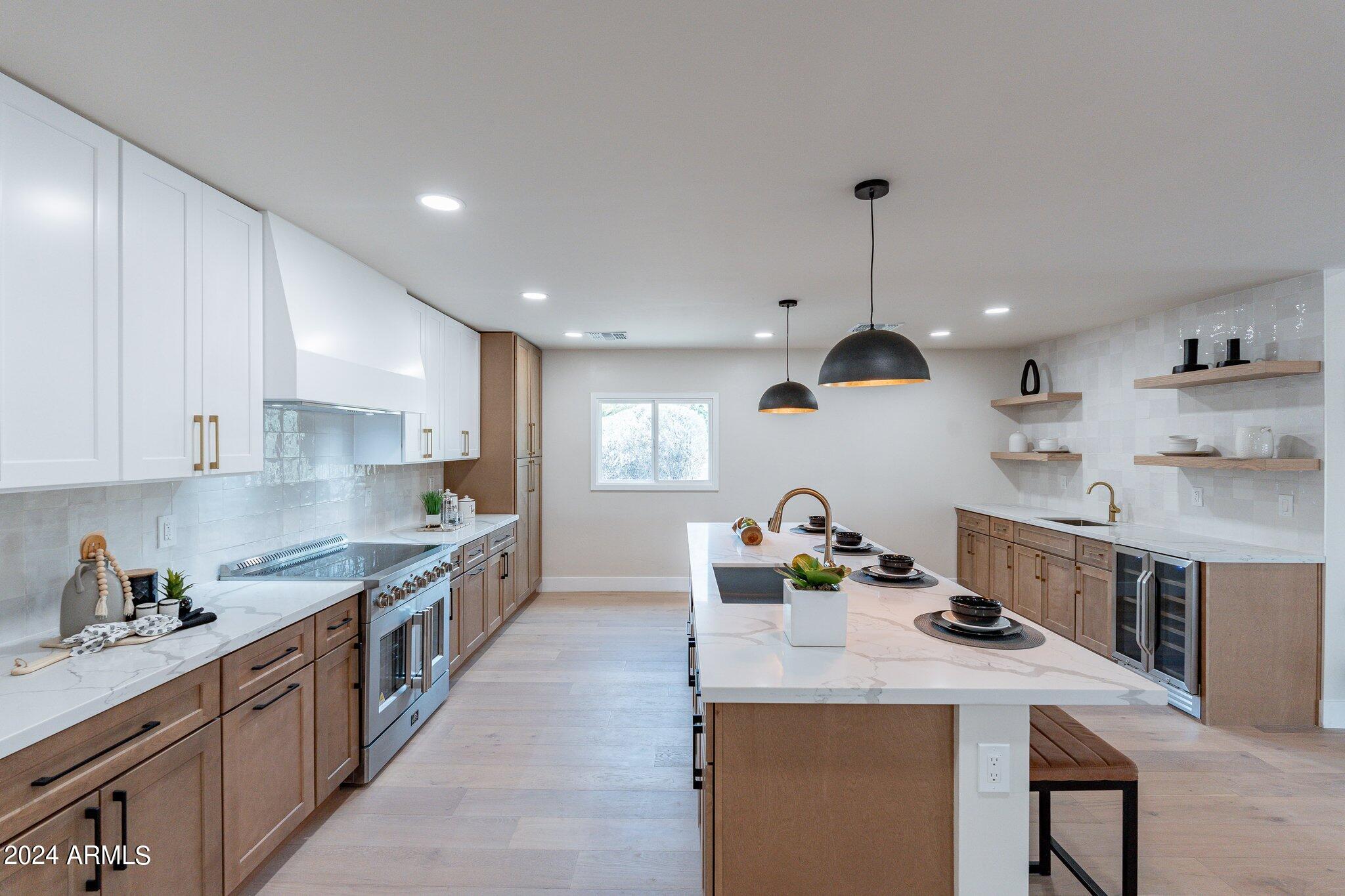 1062 N BOULDER Drive