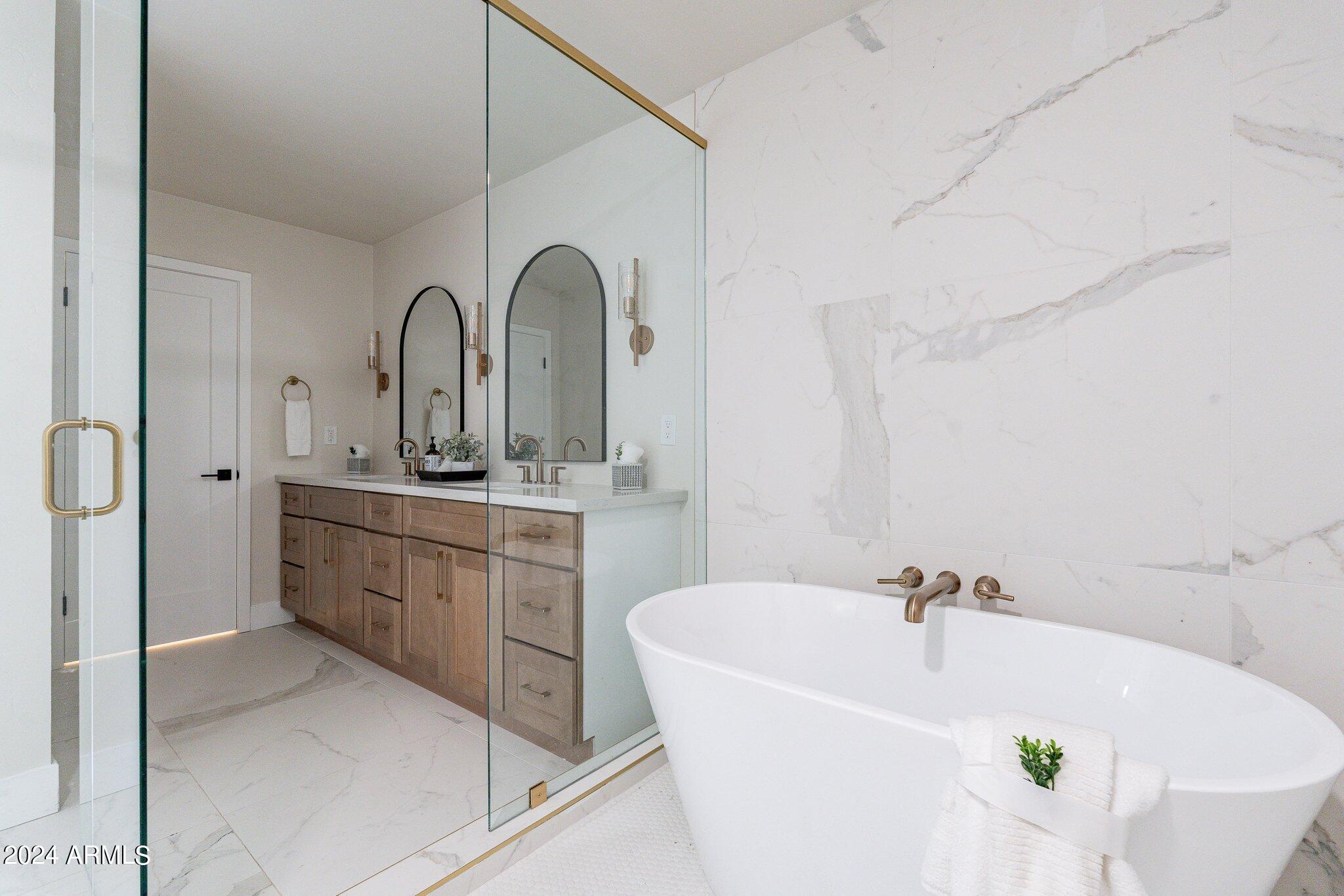 1062 N BOULDER Drive