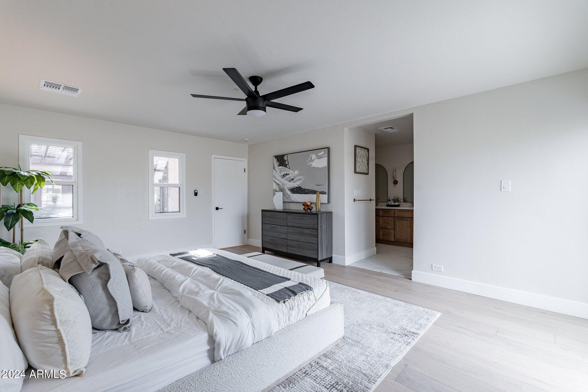 1062 N BOULDER Drive