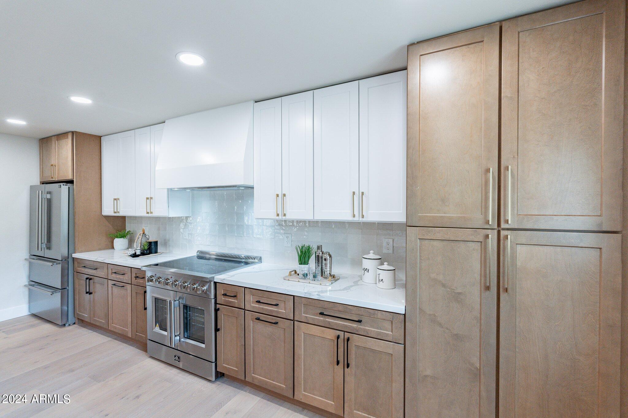 1062 N BOULDER Drive