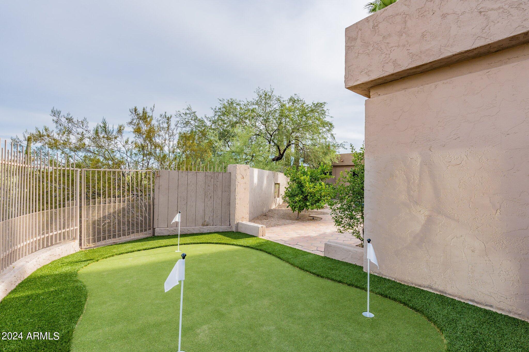 1062 N BOULDER Drive