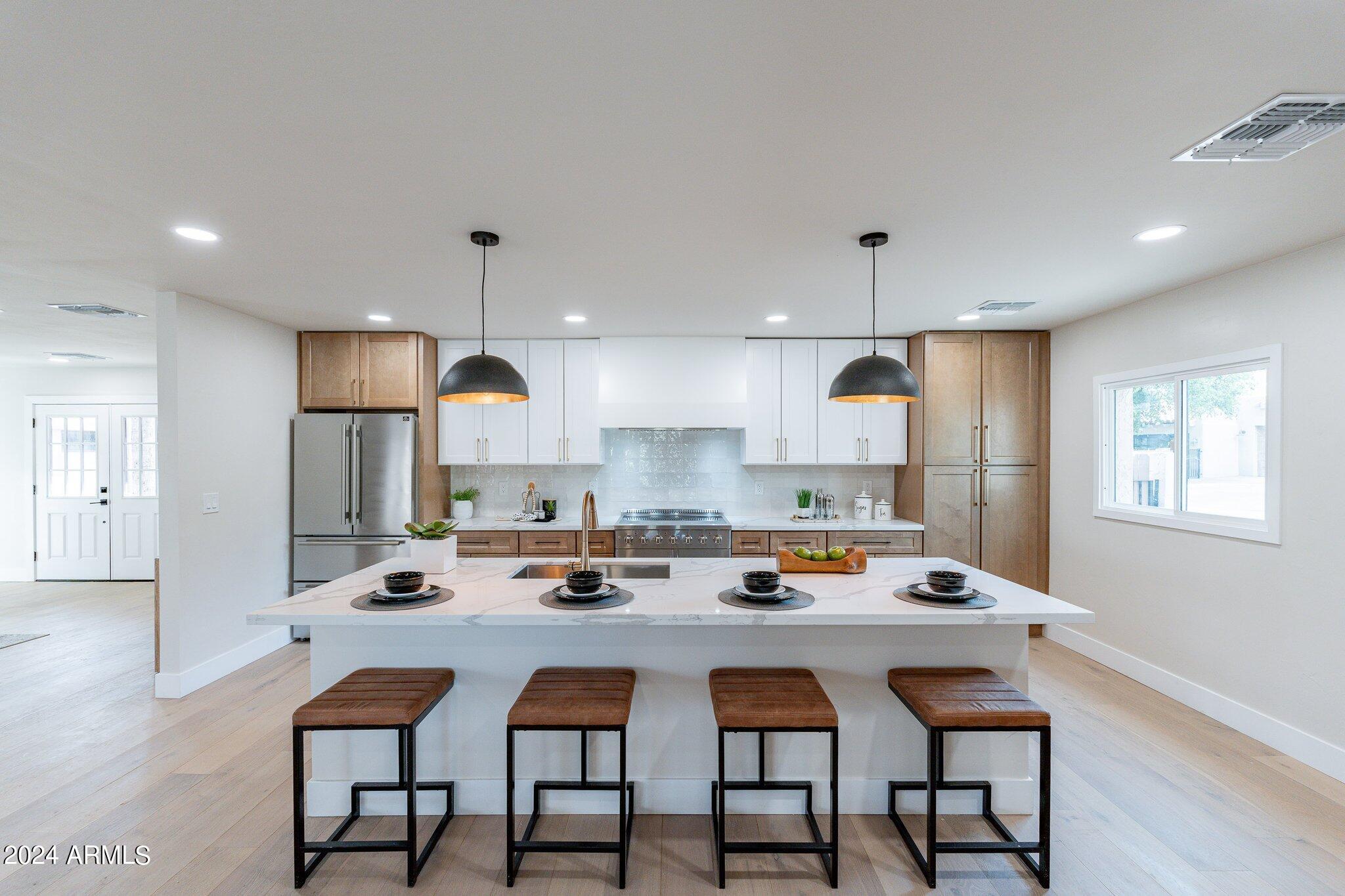 1062 N BOULDER Drive