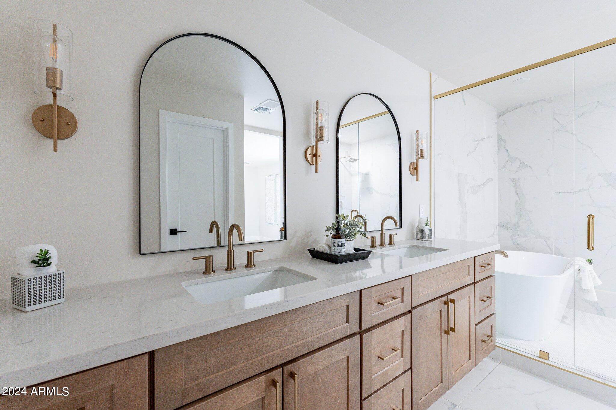 1062 N BOULDER Drive