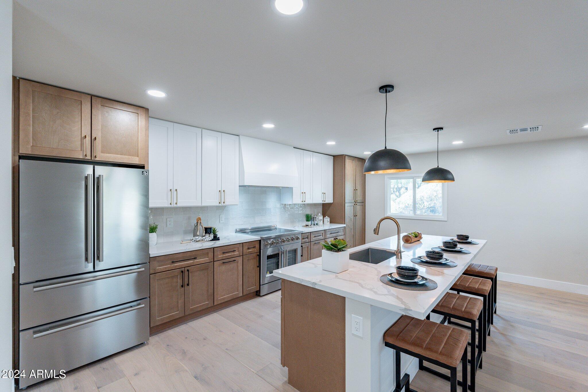 1062 N BOULDER Drive