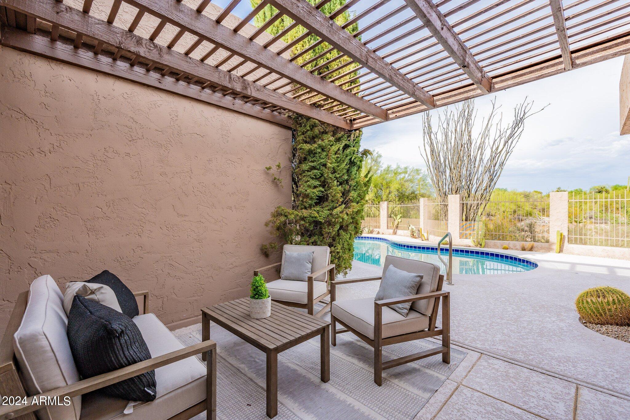 1062 N BOULDER Drive