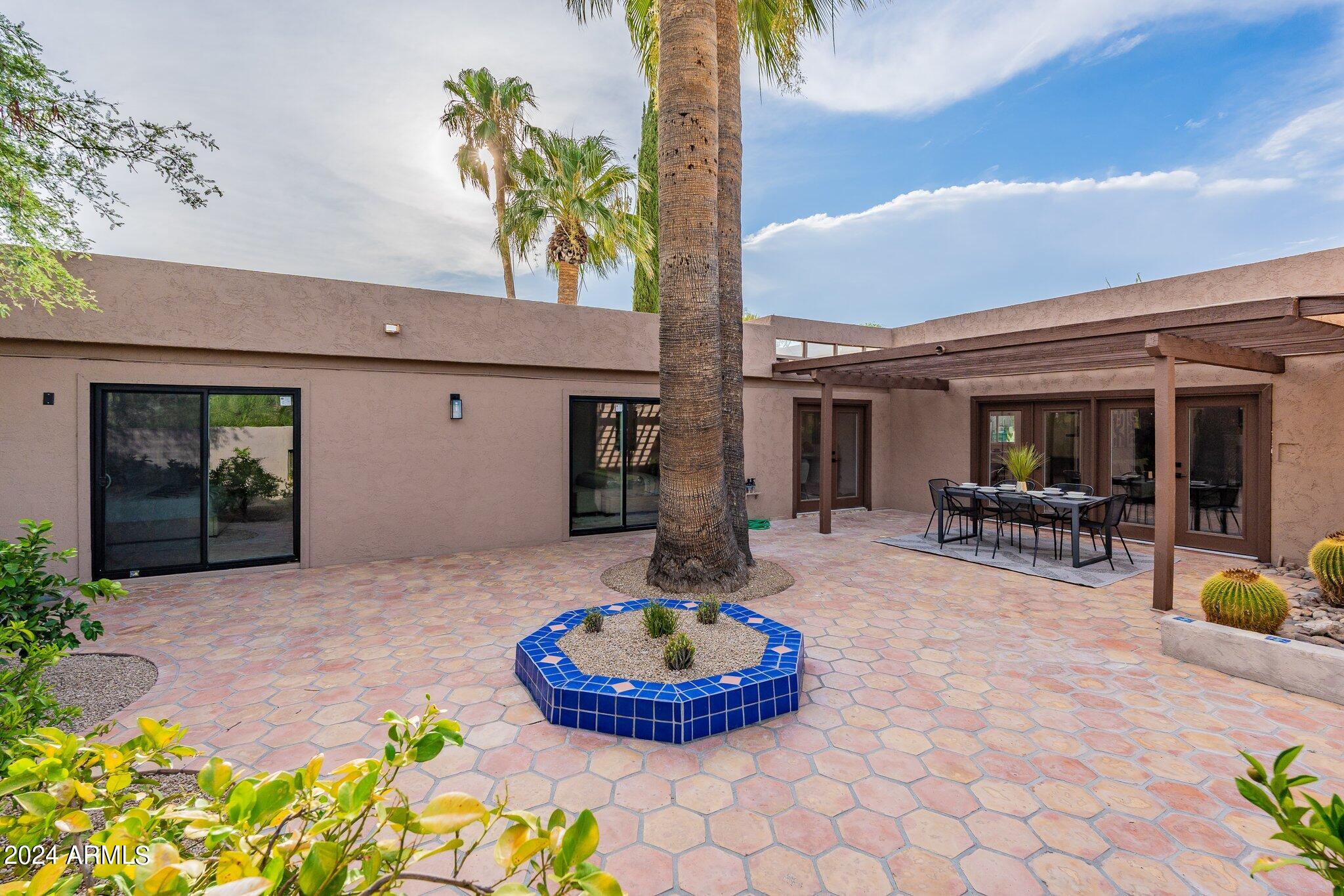 1062 N BOULDER Drive