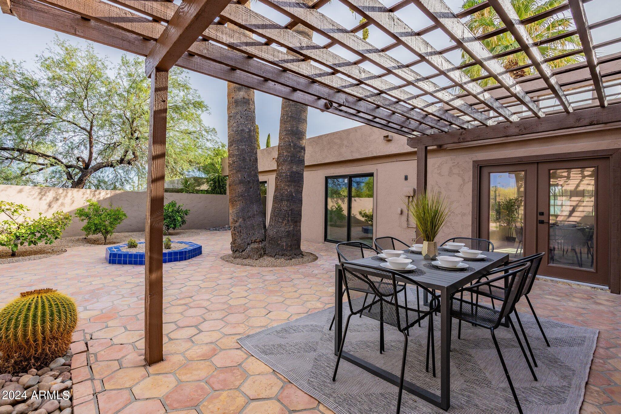 1062 N BOULDER Drive