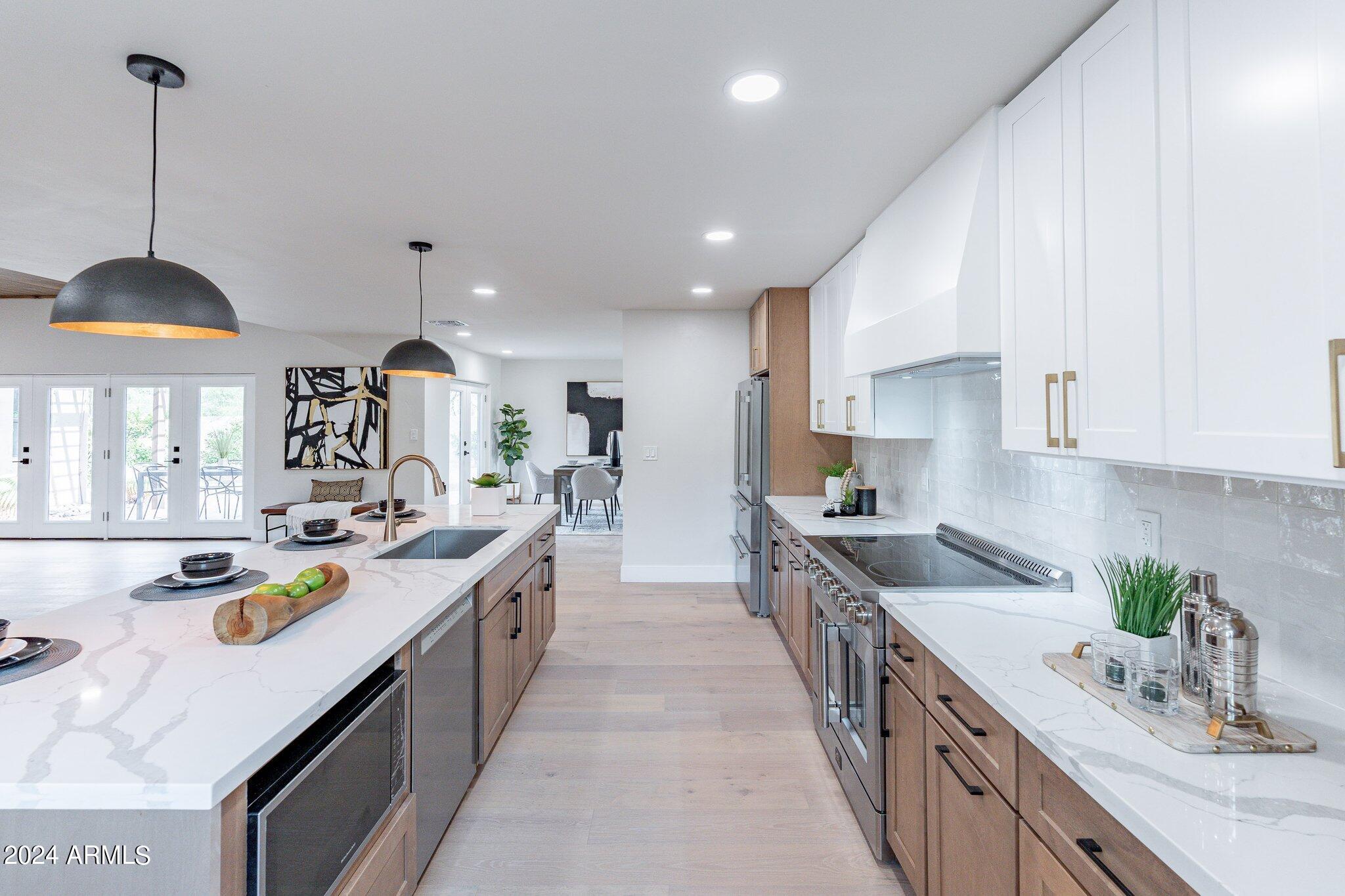 1062 N BOULDER Drive