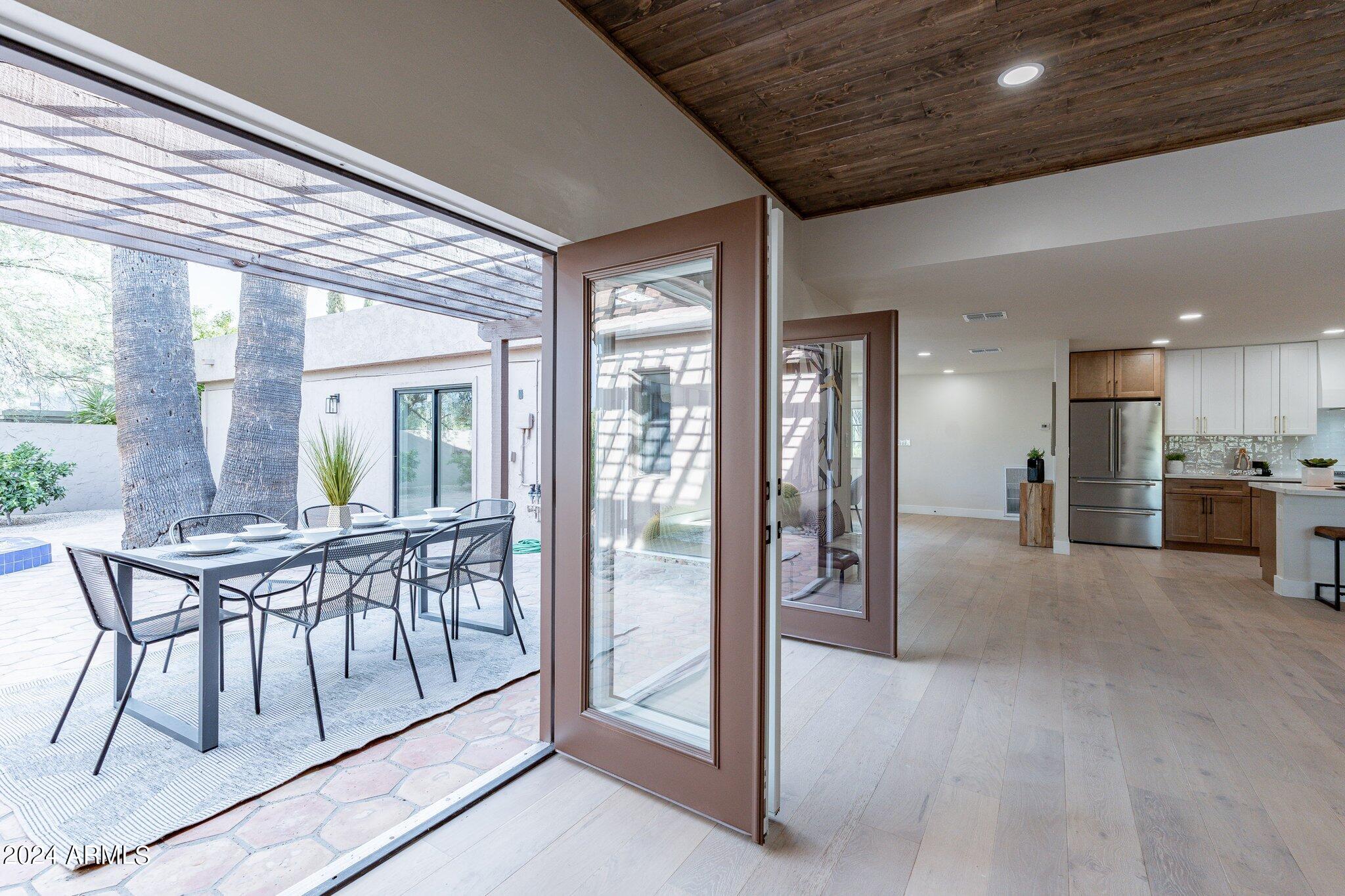 1062 N BOULDER Drive