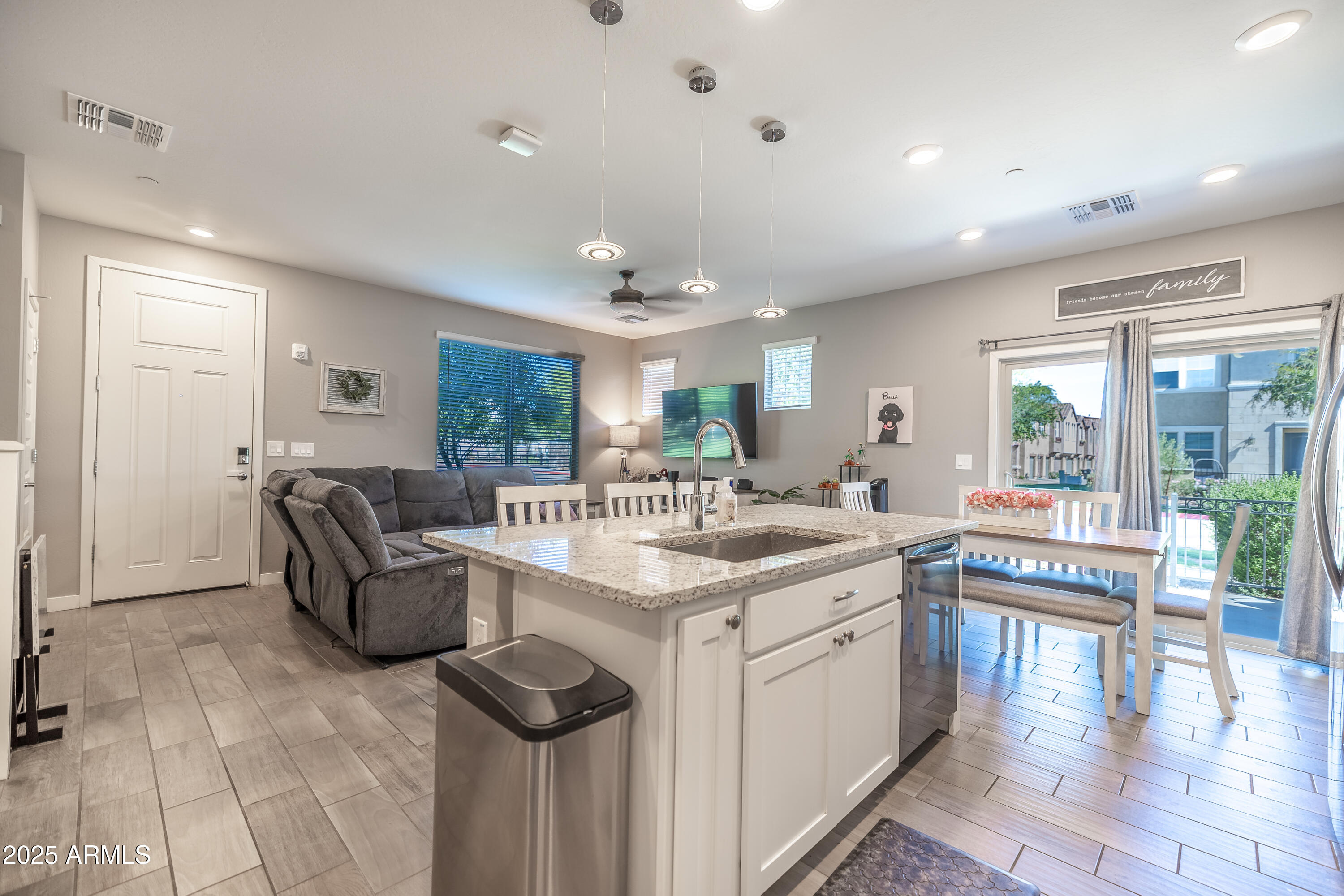 1814 E BRIDGEPORT Parkway, 103