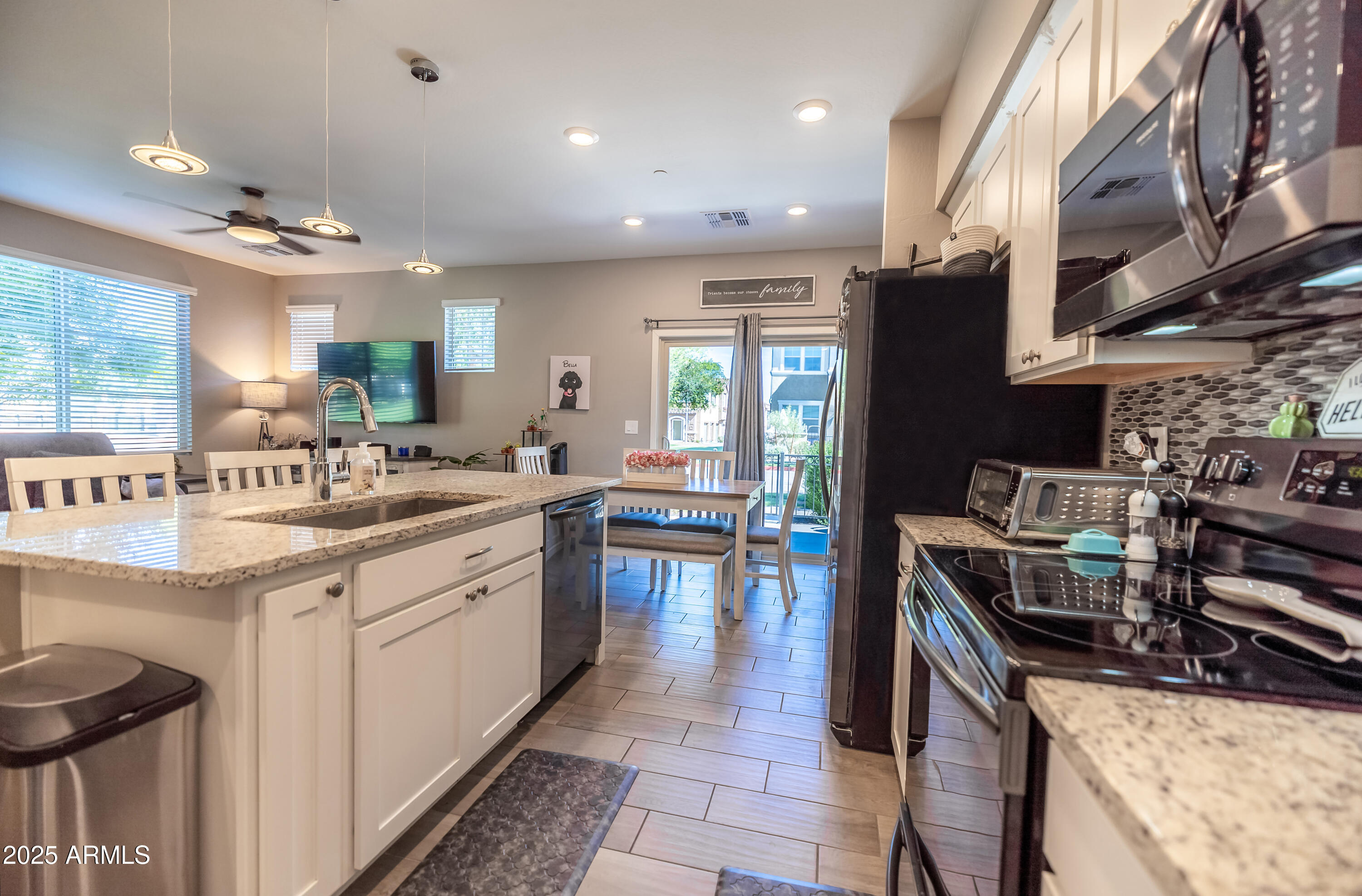 1814 E BRIDGEPORT Parkway, 103