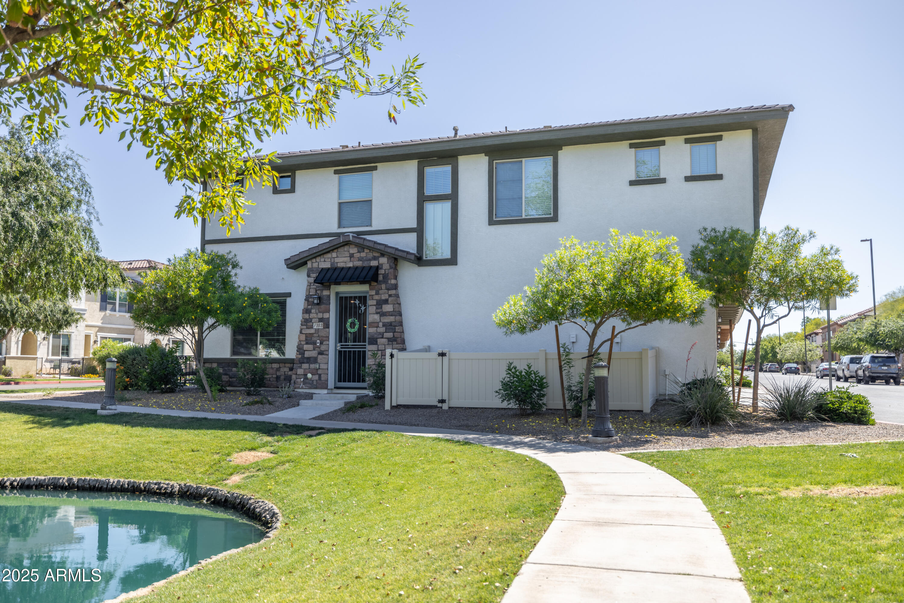 1814 E BRIDGEPORT Parkway, 103