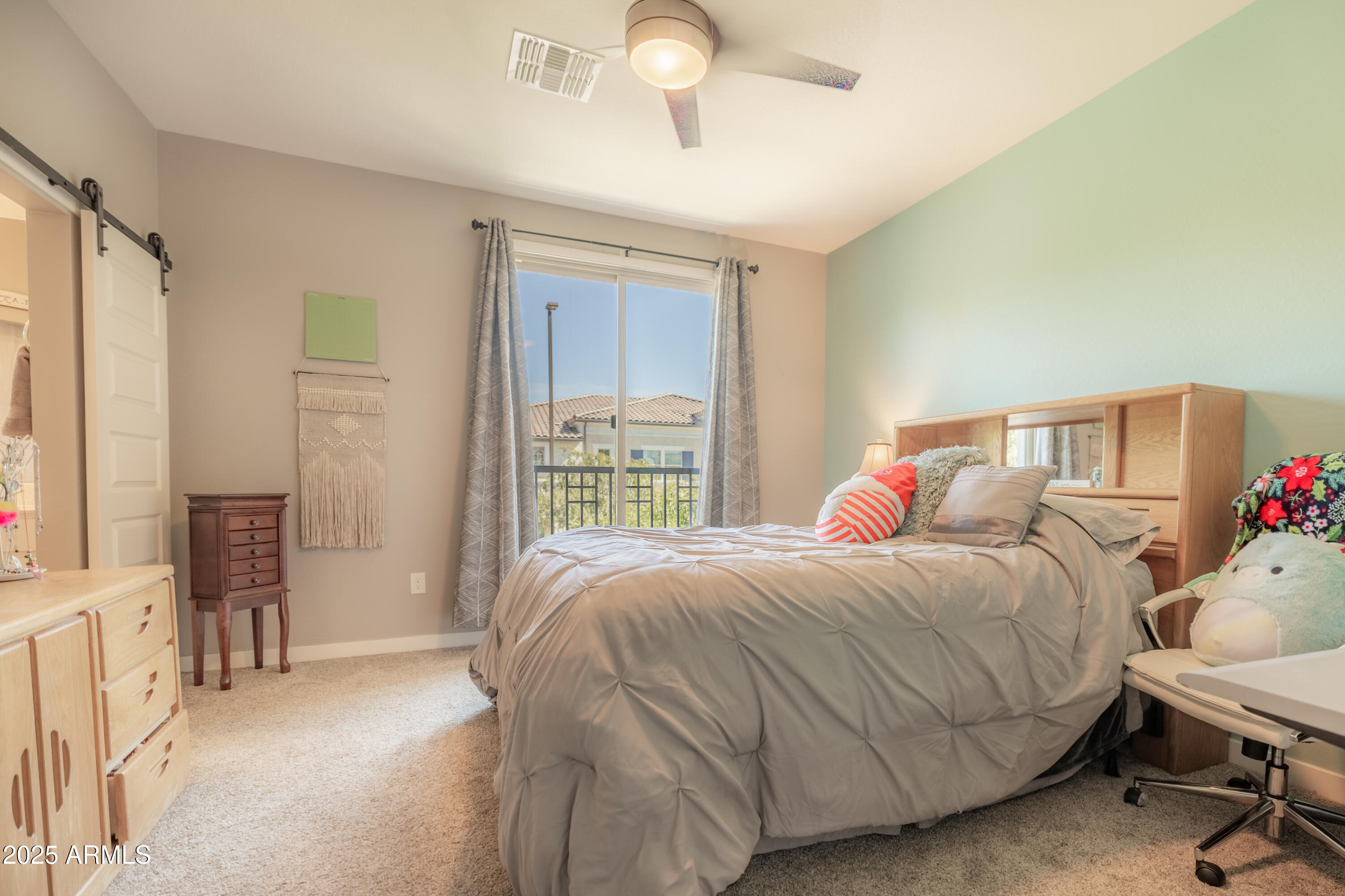 1814 E BRIDGEPORT Parkway, 103