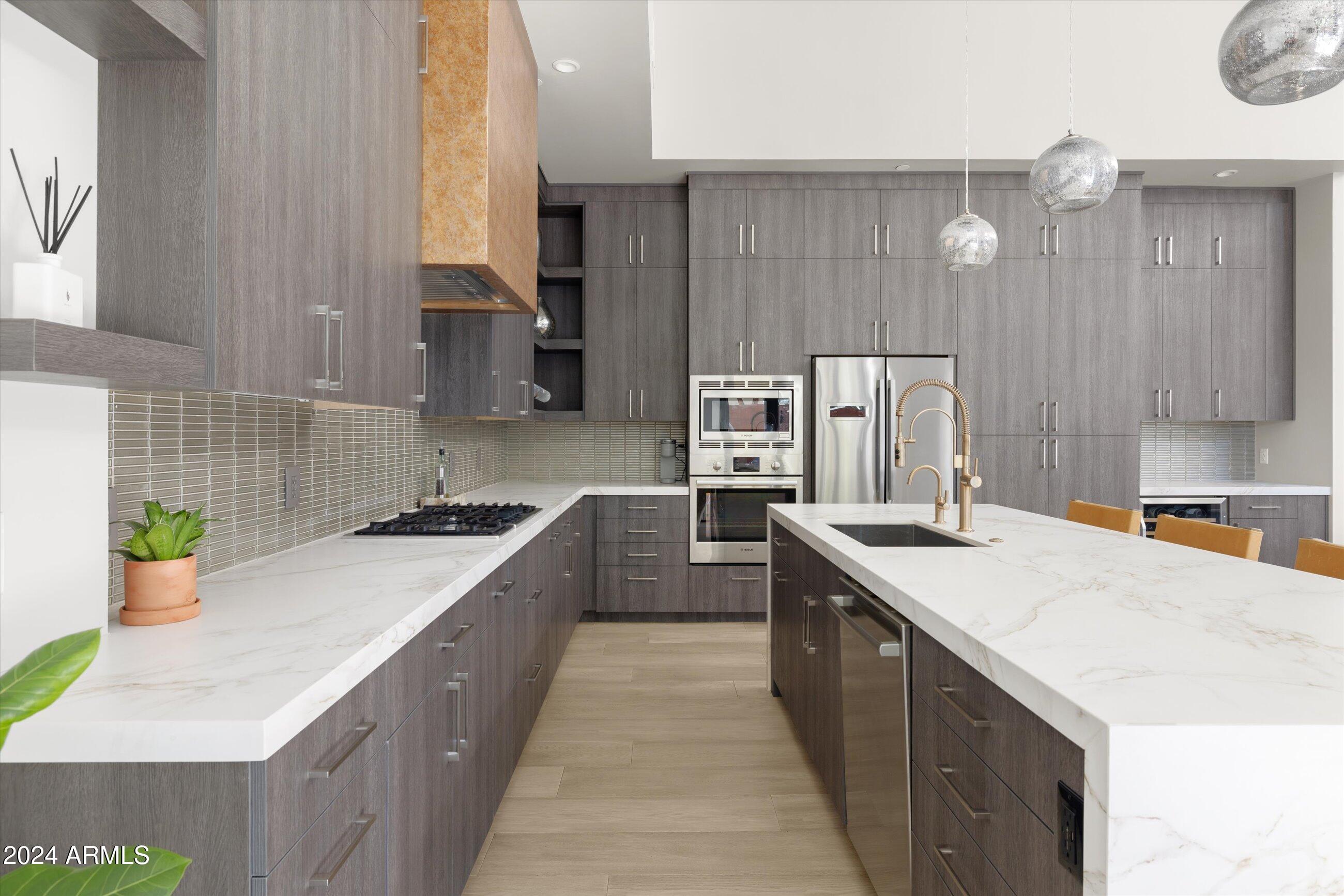 6525 E CAVE CREEK Road Unit: 6