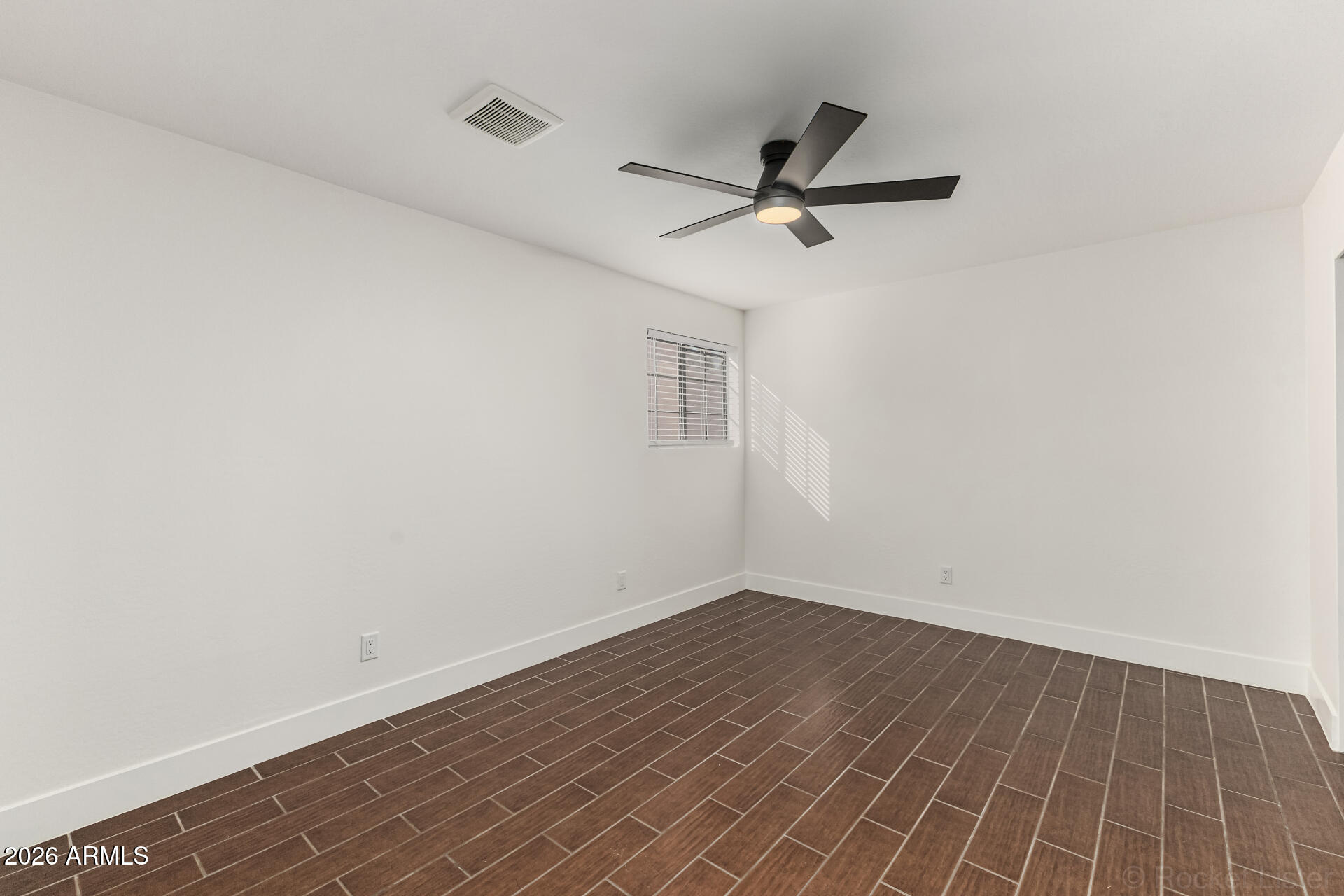 1411 E ROSEMONTE Drive