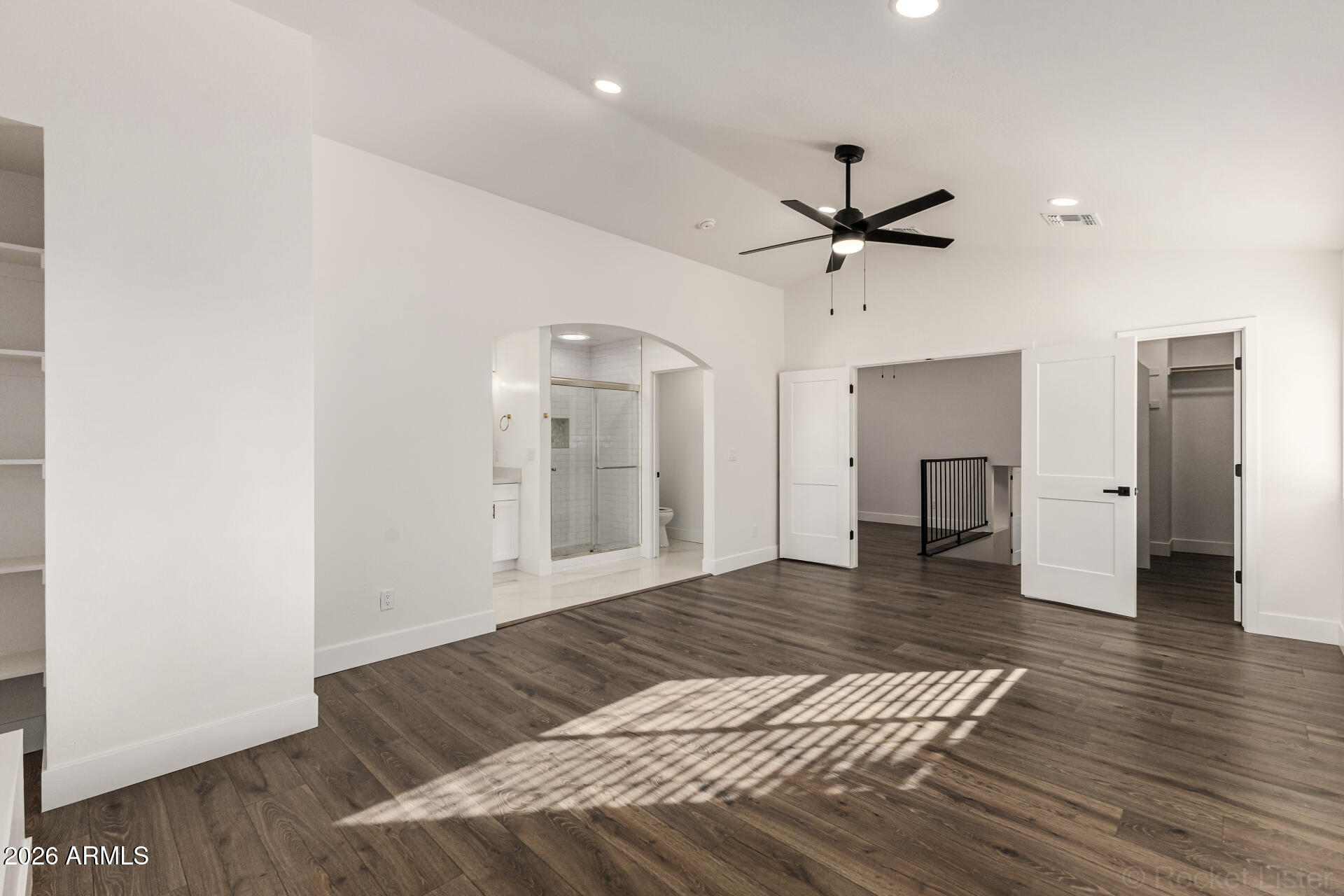 1411 E ROSEMONTE Drive